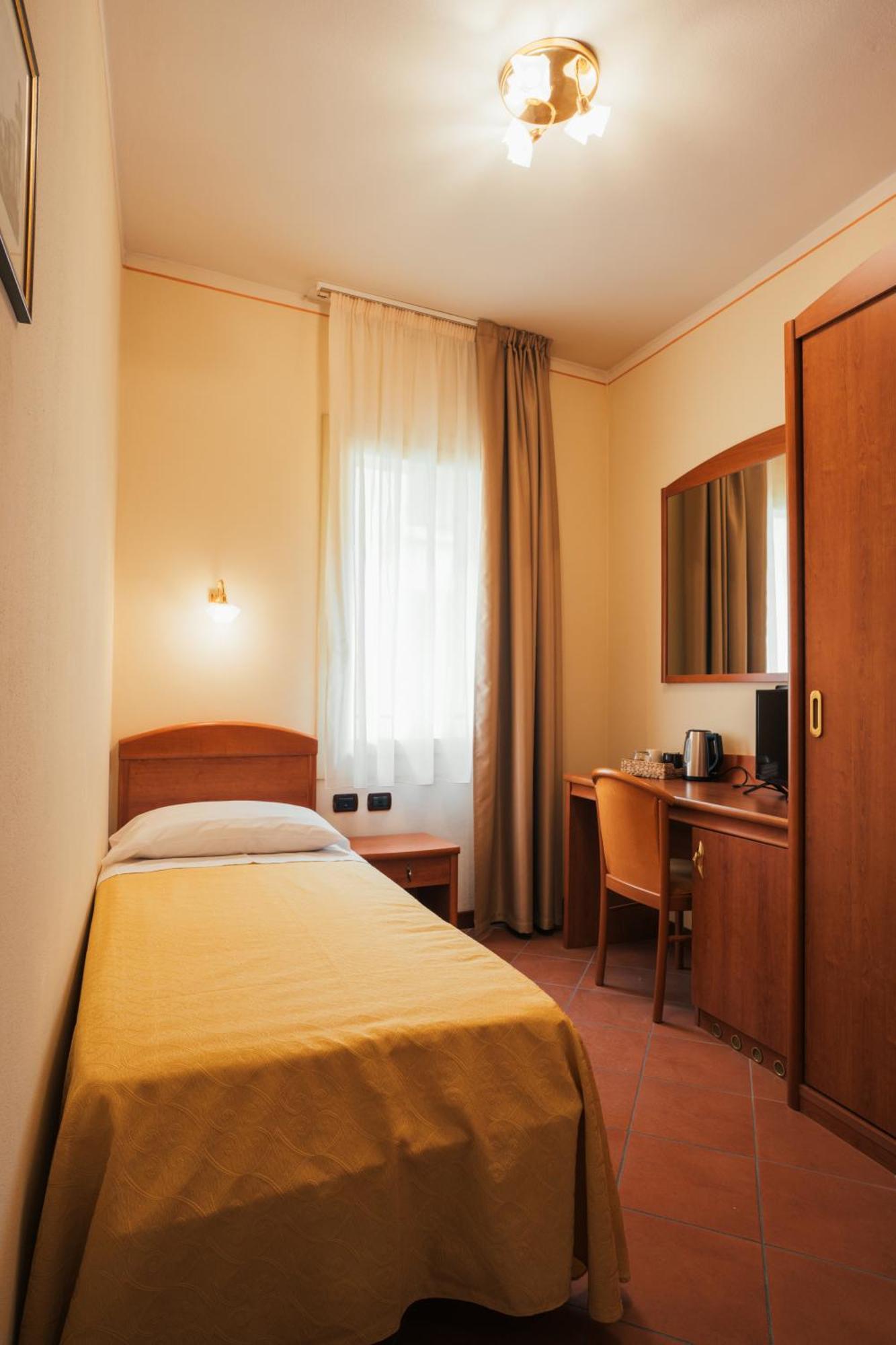 Albergo Cane Dozza Luaran gambar