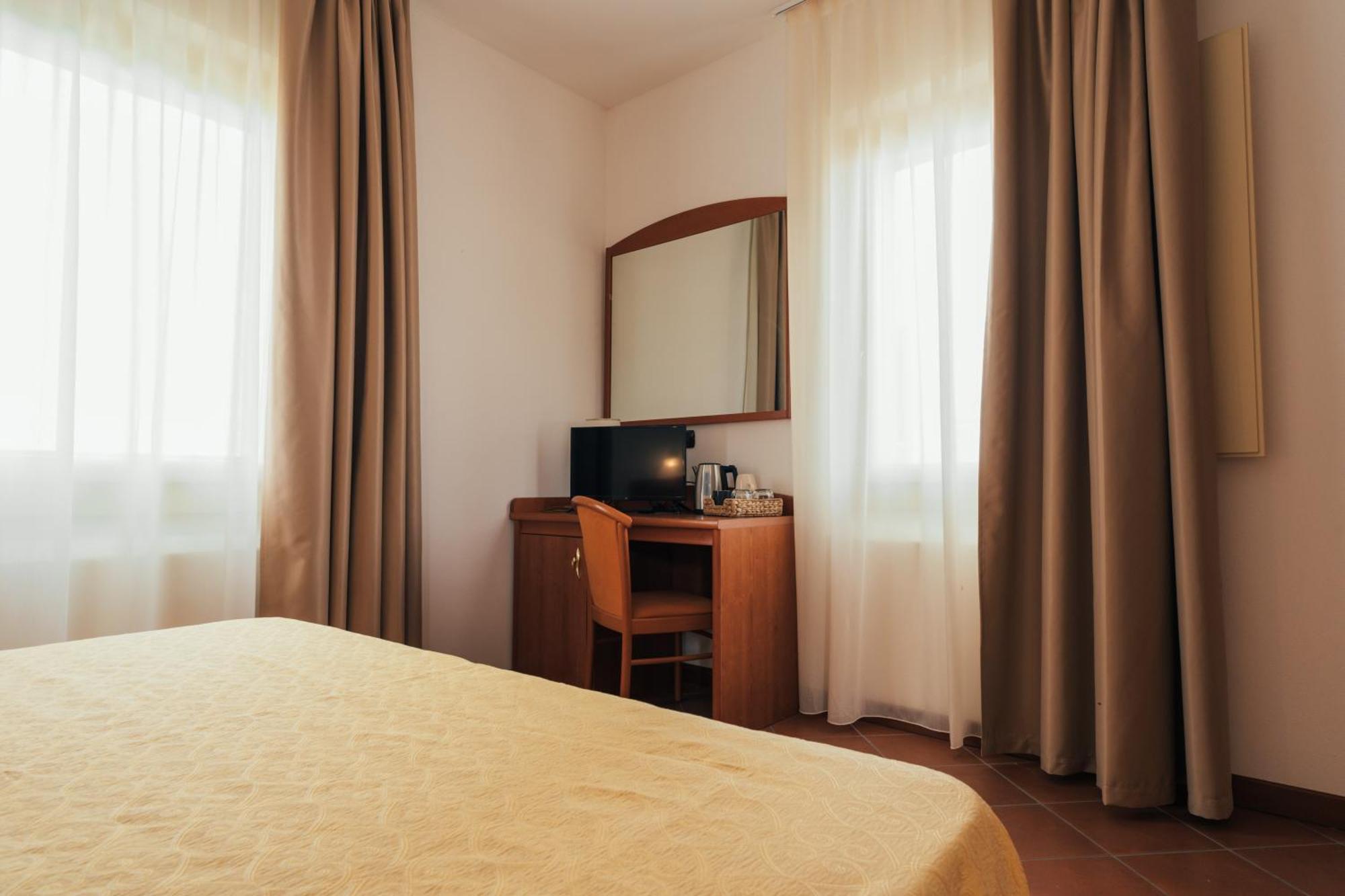 Albergo Cane Dozza Luaran gambar