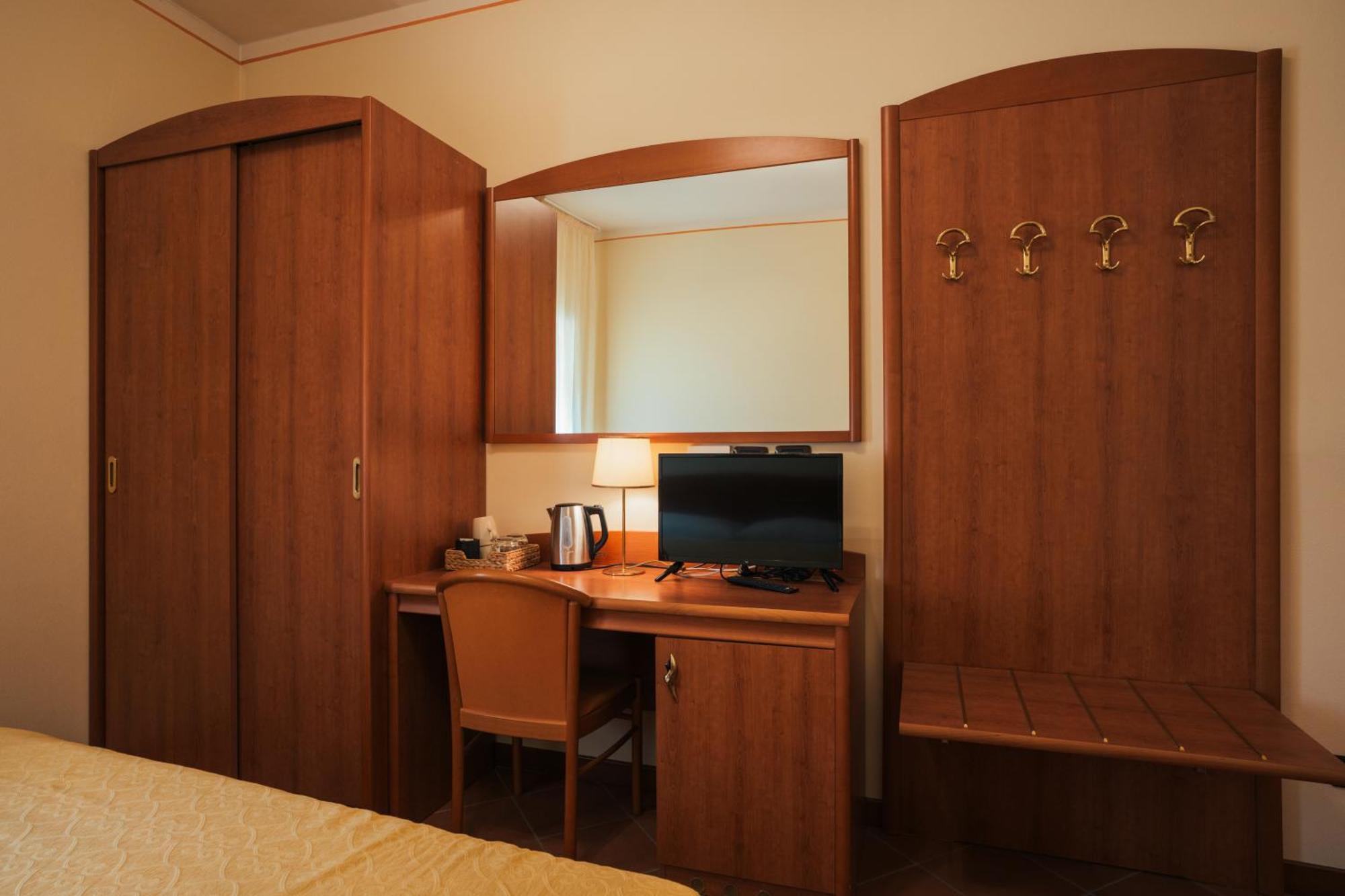 Albergo Cane Dozza Luaran gambar