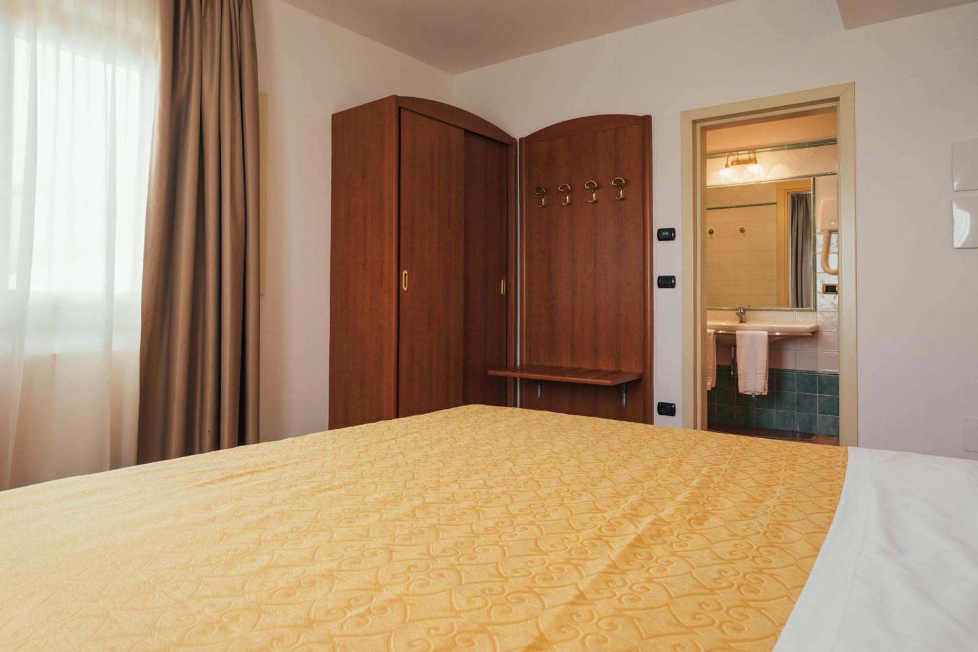 Albergo Cane Dozza Luaran gambar