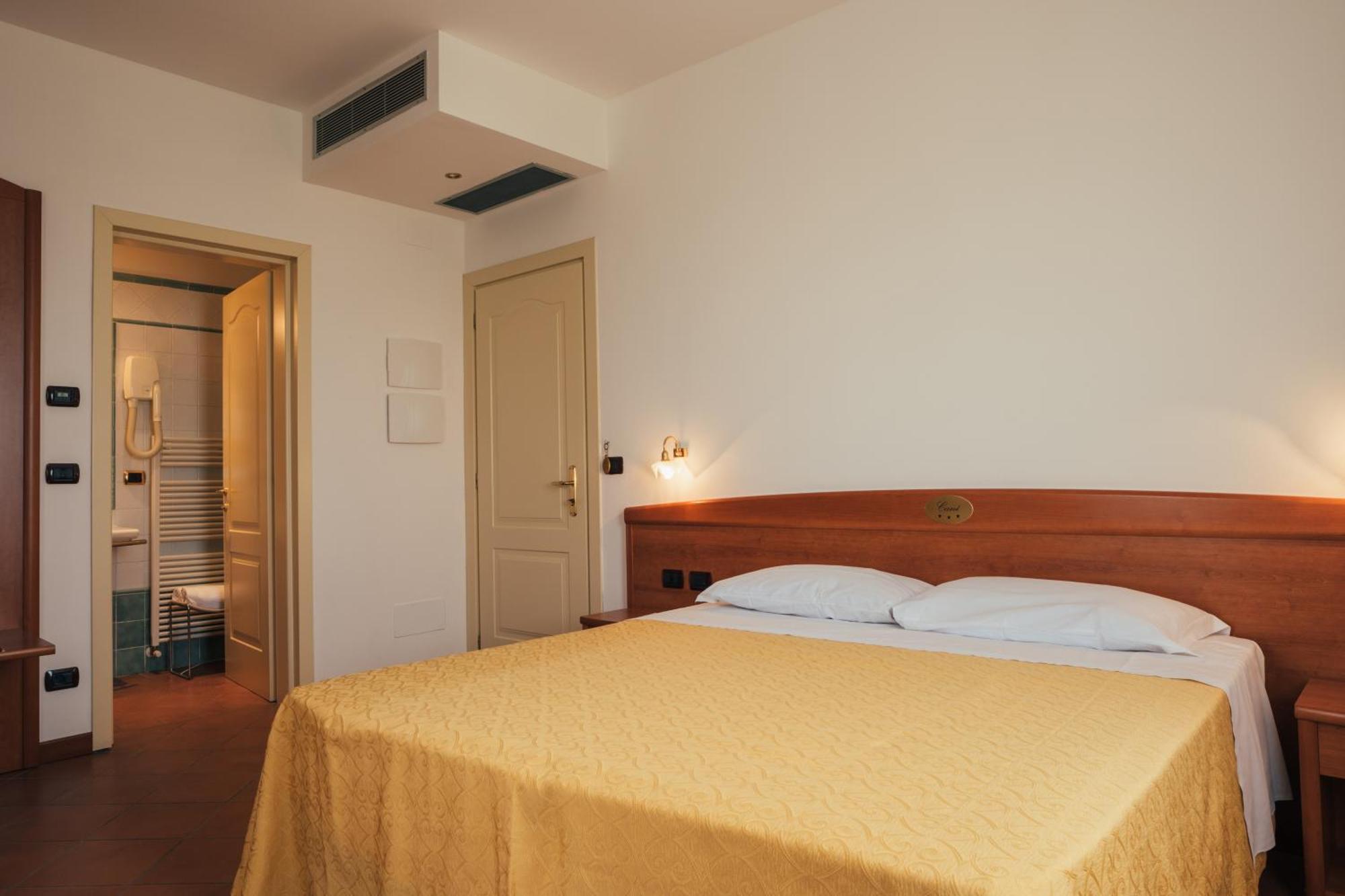 Albergo Cane Dozza Luaran gambar