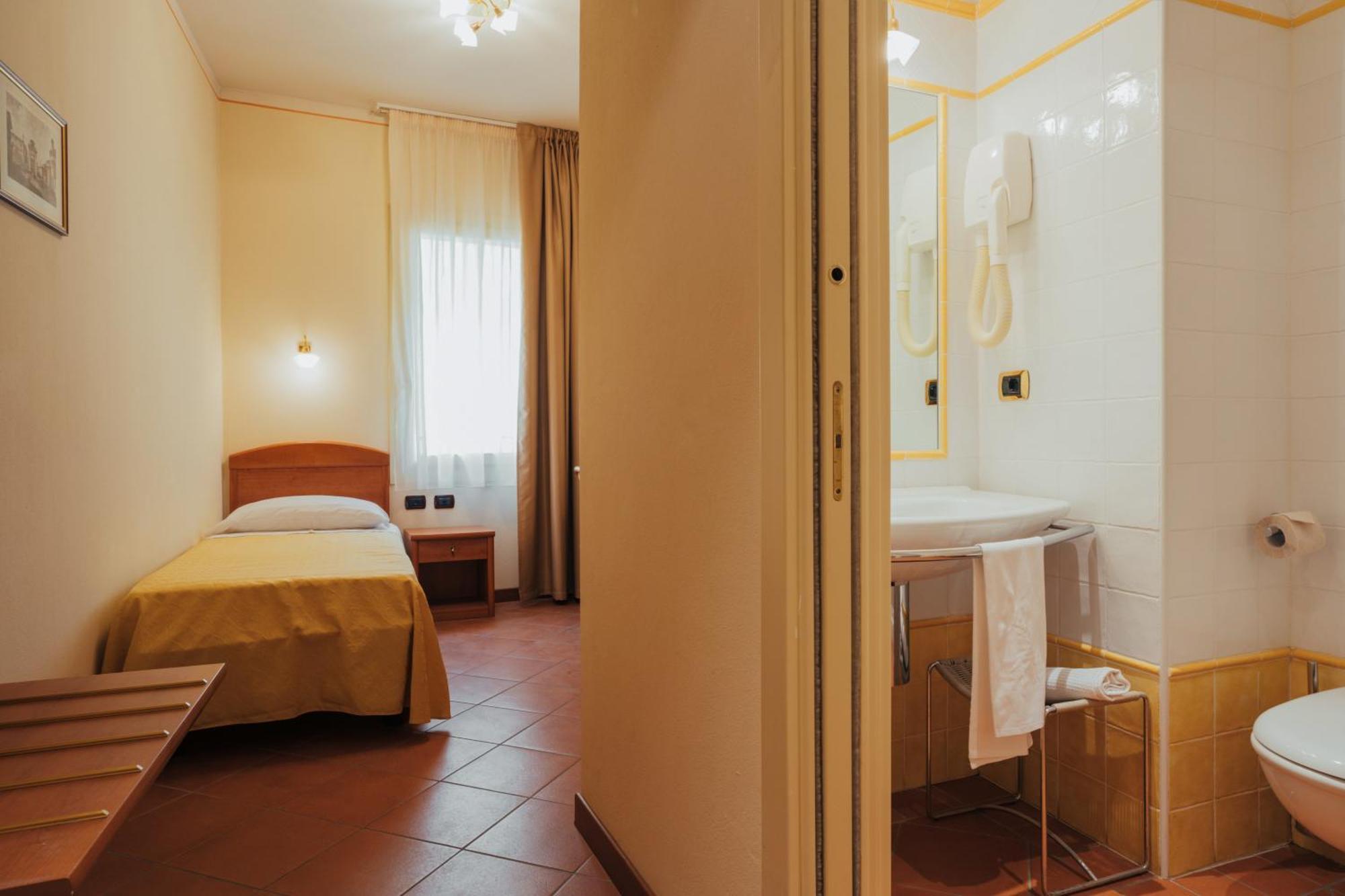 Albergo Cane Dozza Luaran gambar