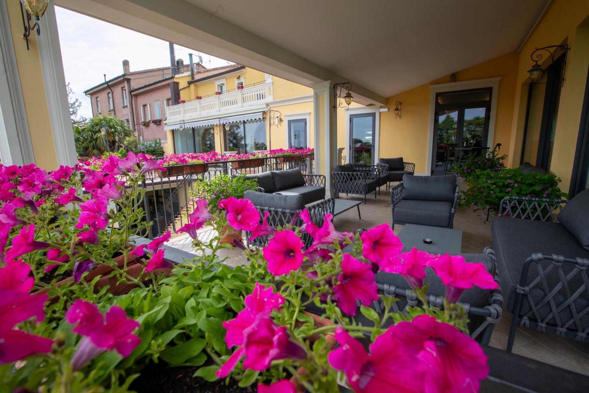 Albergo Cane Dozza Luaran gambar