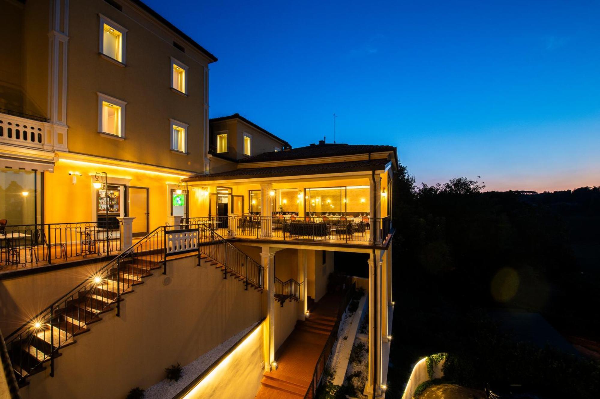 Albergo Cane Dozza Luaran gambar